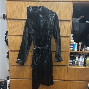 ALO Yoga Metallic break line trench in Black Women's Jacket size XS